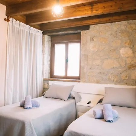 Apartamentos El Valle Avín Buitenkant foto