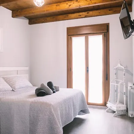 Apartamentos El Valle Avín Buitenkant foto